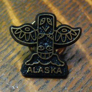 🇺🇲 Alaska Totem Pole Lapel Pin